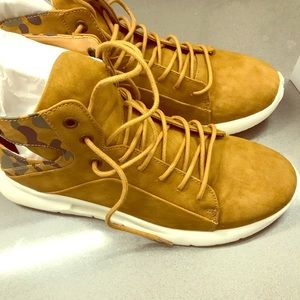 Steve Madden Tan Champ sneakers
